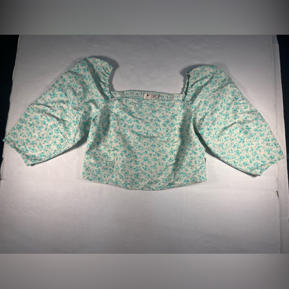 Levi’s Crop Top Size L
